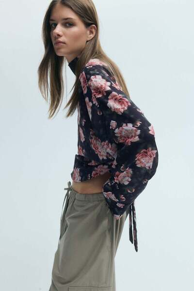 H&M Tie-detail blouse