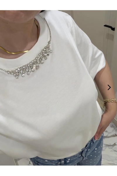 Taşlı Marka Model Beyaz Tişört