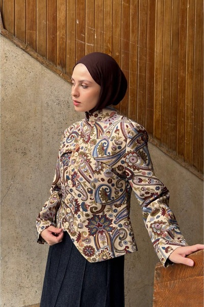 fayaboutique.com Krem Etnik Desenli Kapitone Ceket