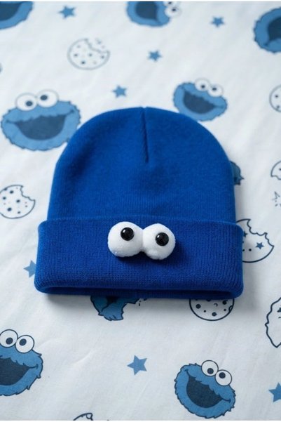Karakedi Căciulă unisex albastră cu Cookie Monster și detalii albe la ochi