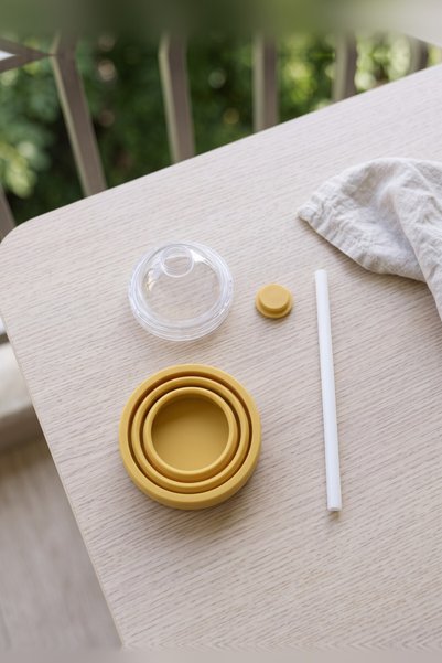 Snow Homs Collapsible Silicone Cup with Straw, Clear Lid, and Stopper—Travel and Camping Cup