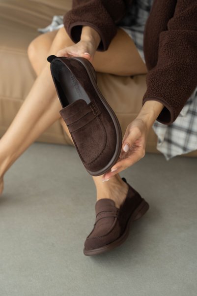selin shoes Дамски обувки Brelin с дебел ток и единична лента – КАФЯВ ВЕЛУР