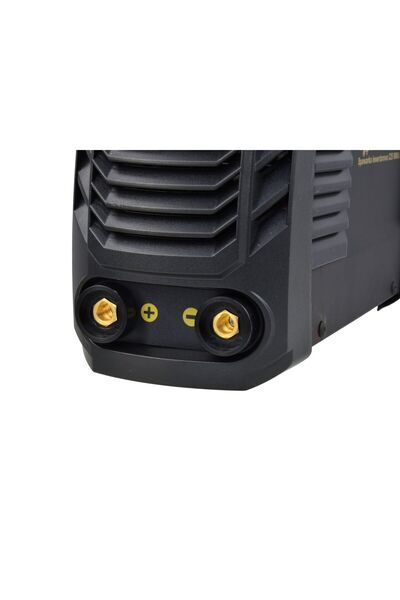 GEKO Aparat de sudura tip invertor 225 MMA LCD