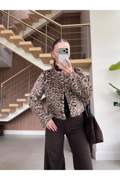BB Bensu Buyruk LEOPAR DESENLİ KÜRK CEKET