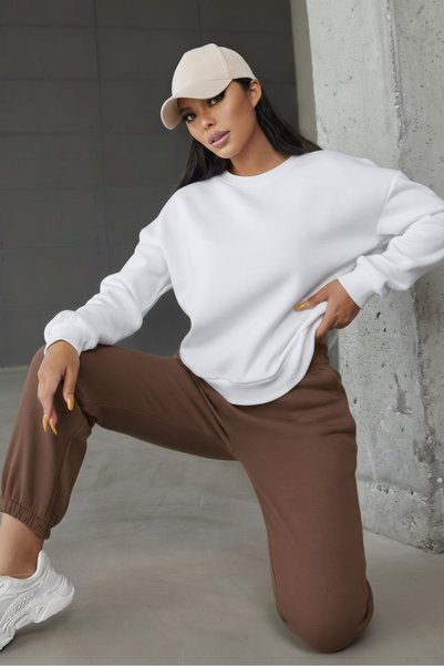 CAST COLLECTİON Women's White Crew Neck Sweatshirt and Brown Sweatpants Set.