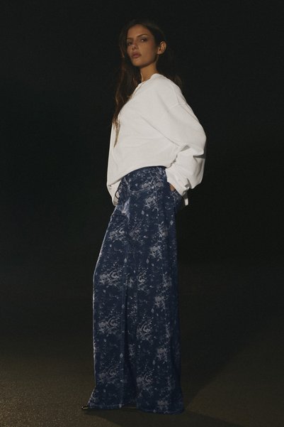 Bershka Çiçekli jakarlı kumaş geniş paça jean