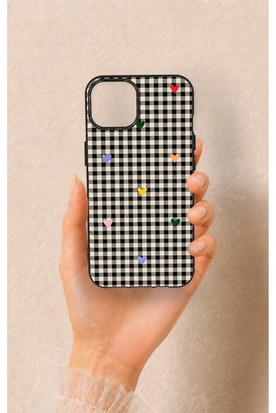 Vip Case غطاء سيليكون مزخرف بنقشة مربعات على شكل قلب، متوافق مع هاتف iPhone 14.