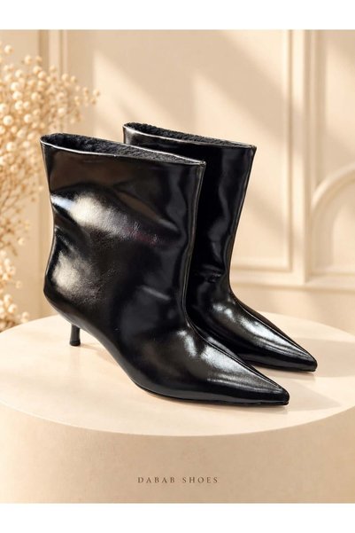 dabab shoes حذاء بوت نسائي أسود اللون من ماركة "ديرين"، مبطن بالفرو من الداخل...