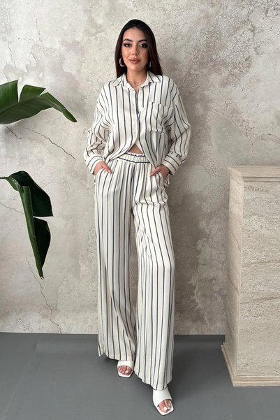 bysocafashion طقم نسائي من الساتان باللون الأزرق مع خطوط.