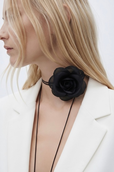 Âlâ Atelier Bağcıklı Kumaş Çiçek Choker Kolye Gül Kolye