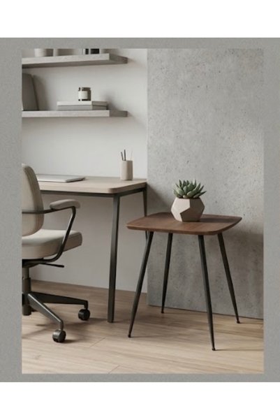 IN HOME STORE طاولة جانبية بتصميم مربع سطح خشبي وأرجل معدنية سوداء