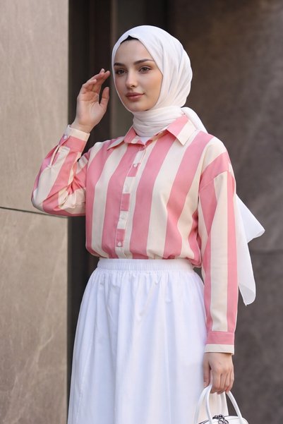Generic Brand قميص إسلامي مخطط بأكمام طويلة ومقاس كبير مع أزرار - لون بودرة