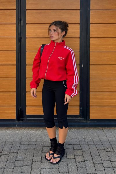 Vieoletta Tekstil kırmızı oversize şeritli fermuarlı içi polarlı hırka sweats...
