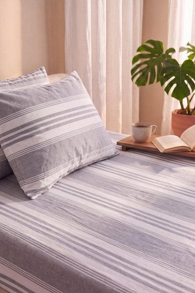 CARYUM Double Cotton Elastic Sheet Set |   With 2 Pillowcases |   Non-Slip Corner Elastic, Soft Textured