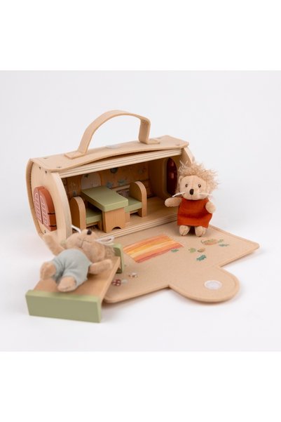 Egmont Toys Joc de rol Mini casuta din lemn cu personaje miniaturale,