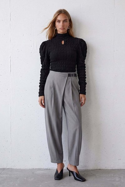 Trend Alaçatı Stili Women's Black Crew Neck Blouse with Teardrop Neckline and...
