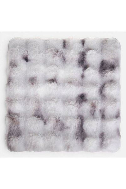 SHOPIENS Perna scaun decorativa ecru gri din blana artificiala cu model relie...