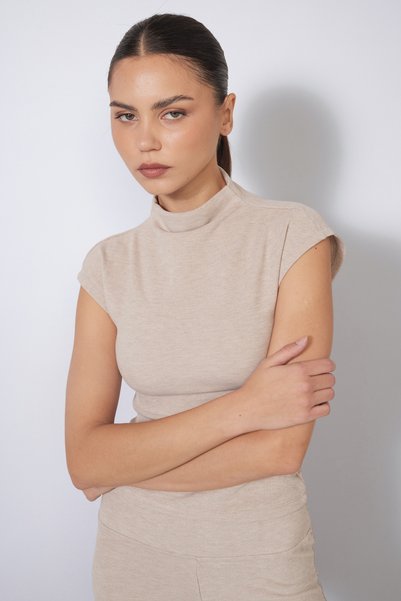 Nisan PREMIUM SOFT-TEXTURED MOCK NECK T-SHIRT, BEIGE