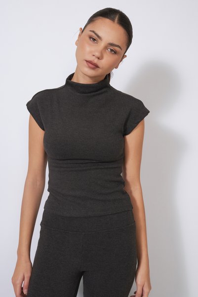 Nisan PREMIUM SOFT-TEXTURED MOCK NECK T-SHIRT, ANTHRACITE