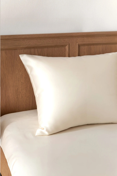 Karo Fata de perna, crem, 40x40 cm, 100% matase de dud, 68 g/m², cu fermoar