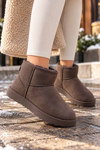 vynor atelier Γυναικεία καφέ χειμερινή μπότα με εσωτερική γούνα και όψη σουέτ...
