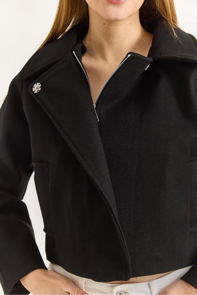 WeShaya Black crop jacket