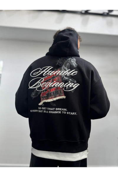 BYBASICMAN Hanorac negru cu glugă și broderie „Humble” TW-7070