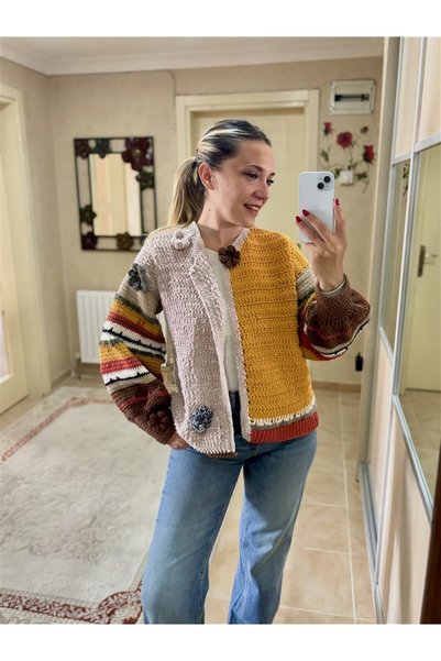 Gözde Tasarım Butik Women's Designer Handmade Color Block Puffed-Sleeve Croch...