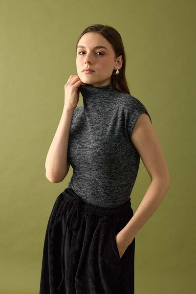 Ceylan Otantik Bluză cu mâneci în T, de culoare antracit, din material moale ...