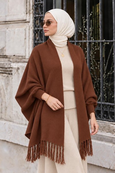 AFVENTE Almira Women's Tasseled Oversized Knit Poncho, Chocolate