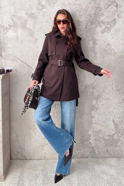 bysocafashion معطف نسائي بني اللون مزين بأزرار.