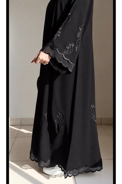 White colour عباية ريهام