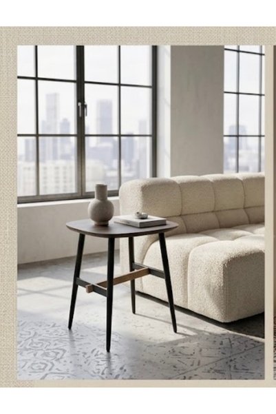 IN HOME STORE طاولة جانبية خشبية بتصميم عصري وأرجل معدنية سوداء