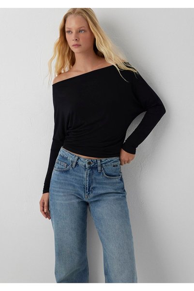 Mavi Kayık Yaka Uzun Kollu Siyah Top Regular Fit / Normal Kesim 1614394-900