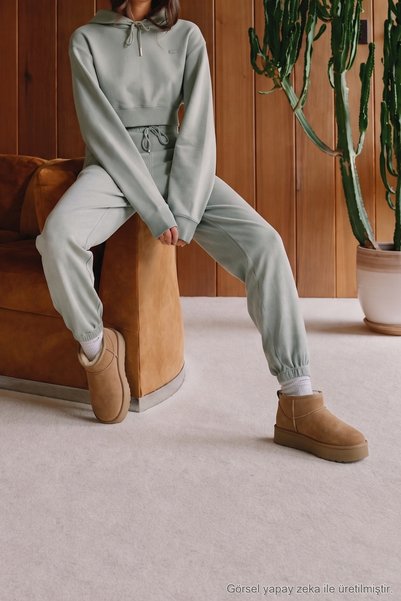 Capone Outfitters Stiefeletten aus hellbraunem Wildleder mit dicker Sohle und...