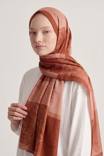 Levidor Mosaic-Patterned Wool-Silk Shawl in Salmon Pink