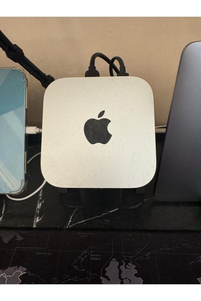 m4 Mac mini için masaüstü standı