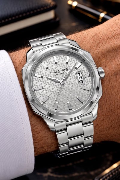 Tom Jones London ساعة رجالية أصلية - مقاومة للماء حتى عمق 3 أمتار - سوار فضي ...