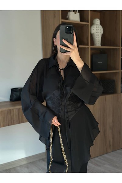 Tuğçe Özer DANTEL KORSE DETAYLI GÖMLEK