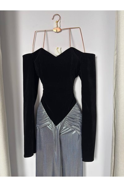 SNIPER1 Velvet glam evening dress with a sweetheart neckline and off-the-shoulder design 🩶