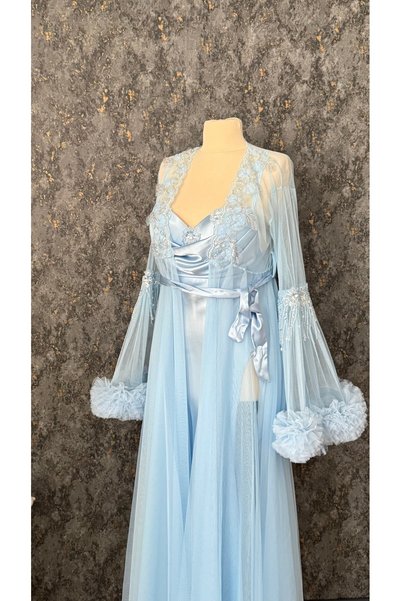 Loviana belle Custom-designed lace and tulle-detailed 2-piece long robe and nightgown set (in a box)