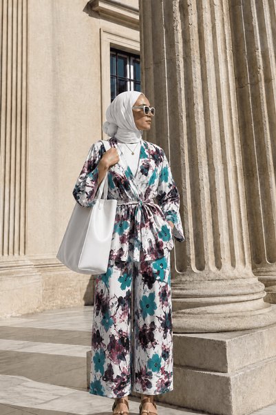 Hepsi Moda Watercolor-Effect Floral Print Kimono Set with Pants - White & Fuc...
