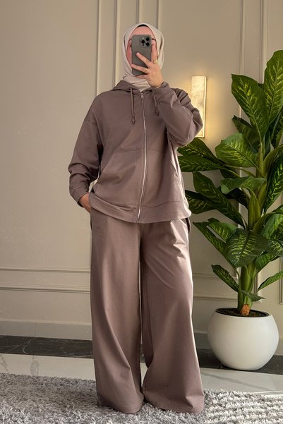 Suede Style 9290 - طقم نسائي أنيق ومريح بقلنسوة وخطوط مزدوجة