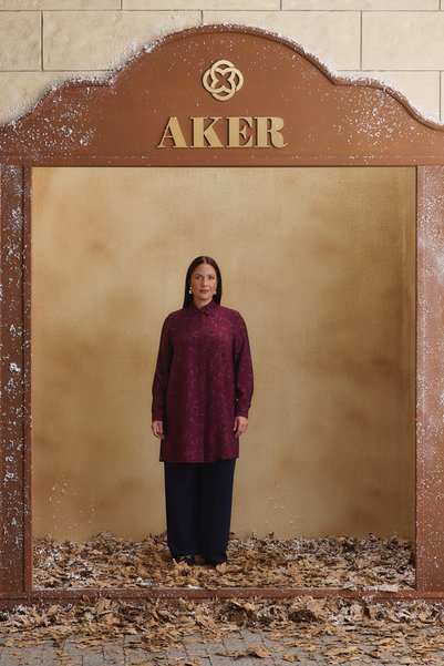 Aker تونيك بنقشة باللون العنابي