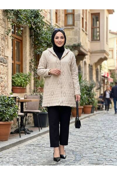HANEDAN TESETTÜR جاكيت نسائي من قماش التيسوتور، مزين بتطريزات، مزود بجيوب، ول...