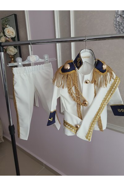 Tozpembebaby Costume for Prince