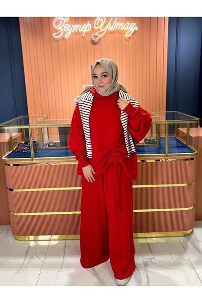 By Zeynep Yılmaz Red Hooded Set with Ruched Front