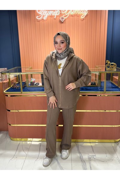 By Zeynep Yılmaz طقم موديل بي واي إم من الفرو