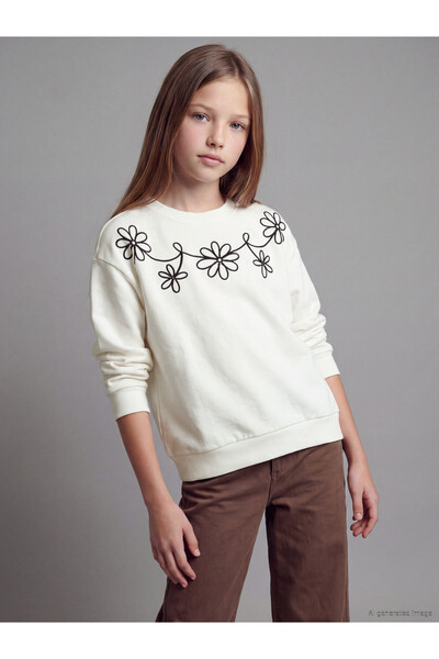 LC Waikiki Lcw Kids Ecru Embroidered Girls' Thick Sweatshirt with Nevavm Design