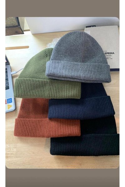 TNR SPORT Unisex Foldable 5-Piece Beanie Set in Blue-Green-Navy-Orange-Black.
